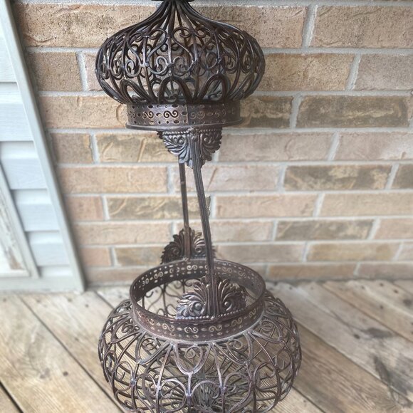 (VHD) Vintage .Iron Hanging Lantern. Rare Find. - Picture 8 of 11